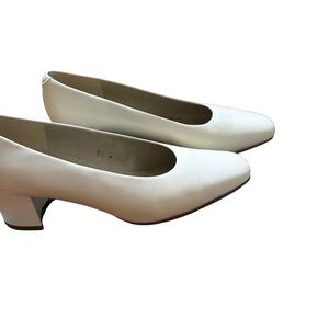 Bandolino Cream Pumps 5 1/2
